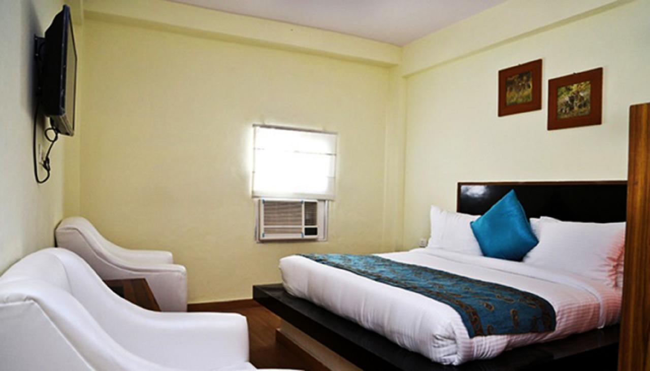 Aravali Clarks Inn Alwar Exteriör bild