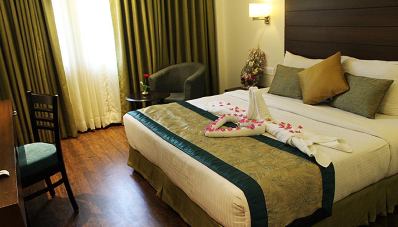 Aravali Clarks Inn Alwar Exteriör bild