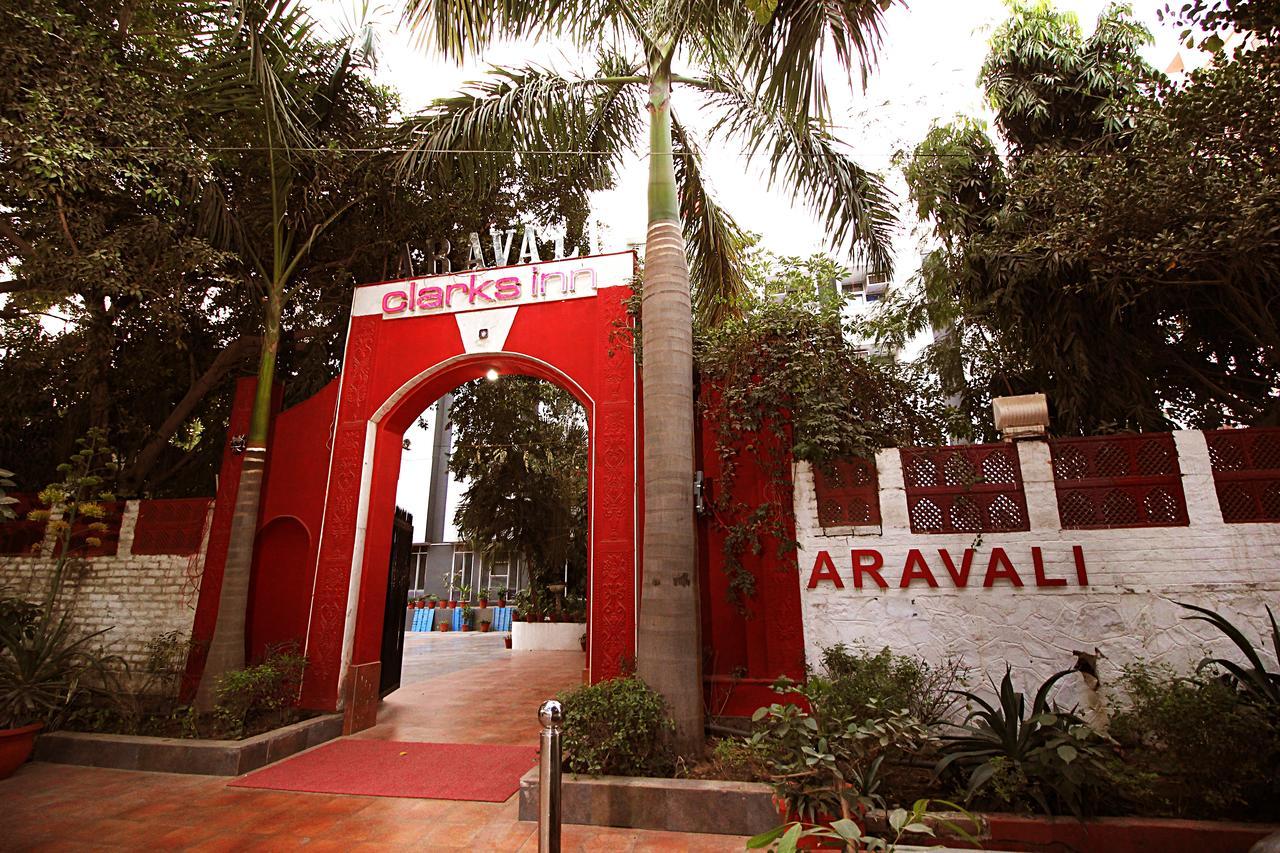 Aravali Clarks Inn Alwar Exteriör bild