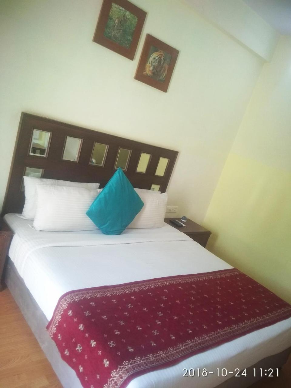 Aravali Clarks Inn Alwar Exteriör bild